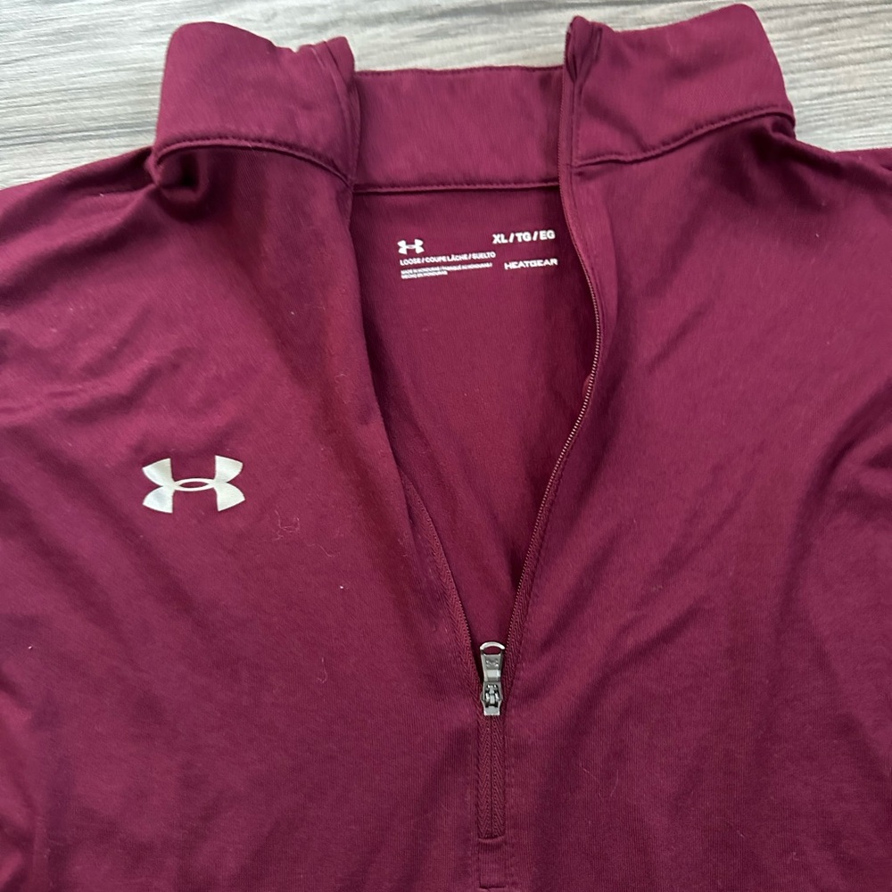 Under Armour 1/4 Zip Loose Fit Pullover Active Top Heatgear in Burgundy Size XL - Picture 4 of 6
